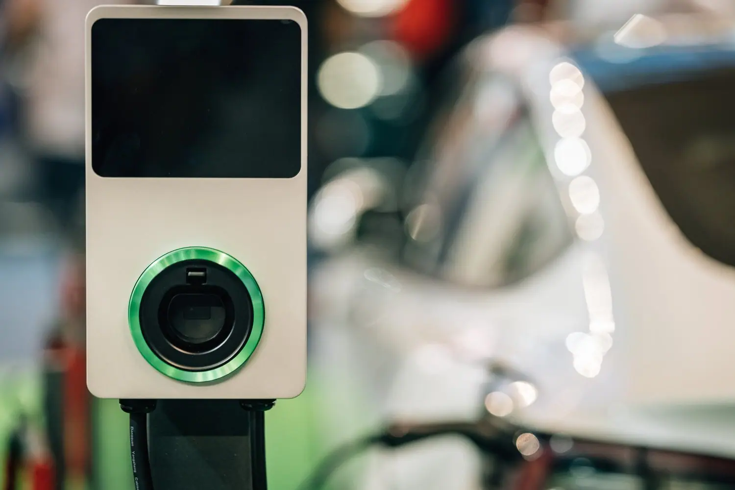 Domowa stacja ładowania pojazdów elektrycznych: instalacja i wymagania