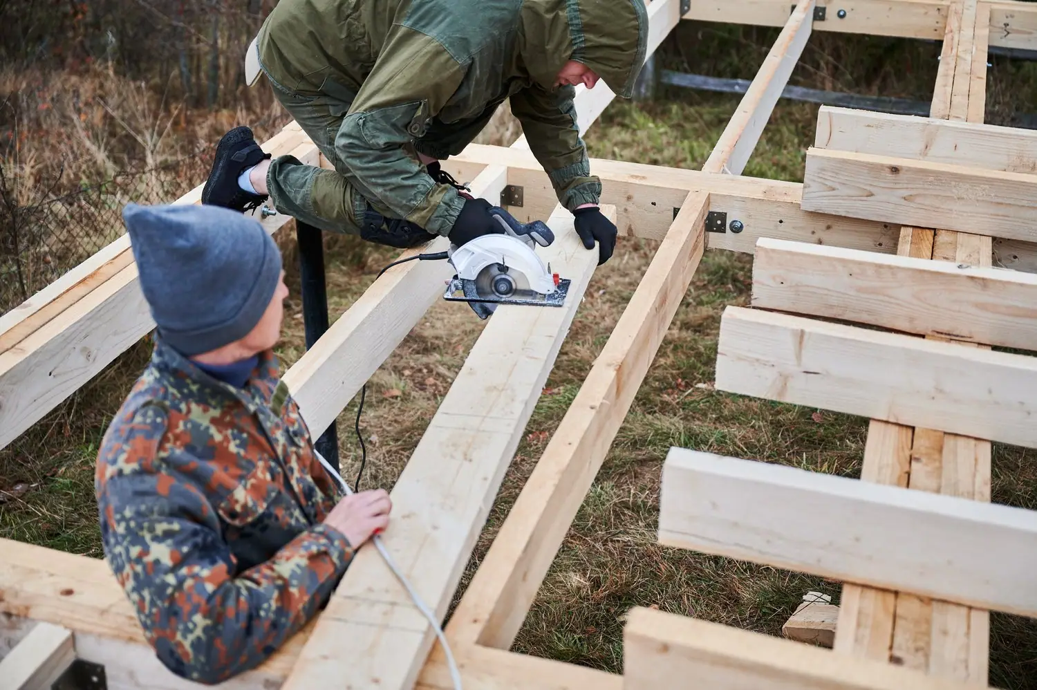 Budowa sauny ogrodowej: materiały i instalacje
